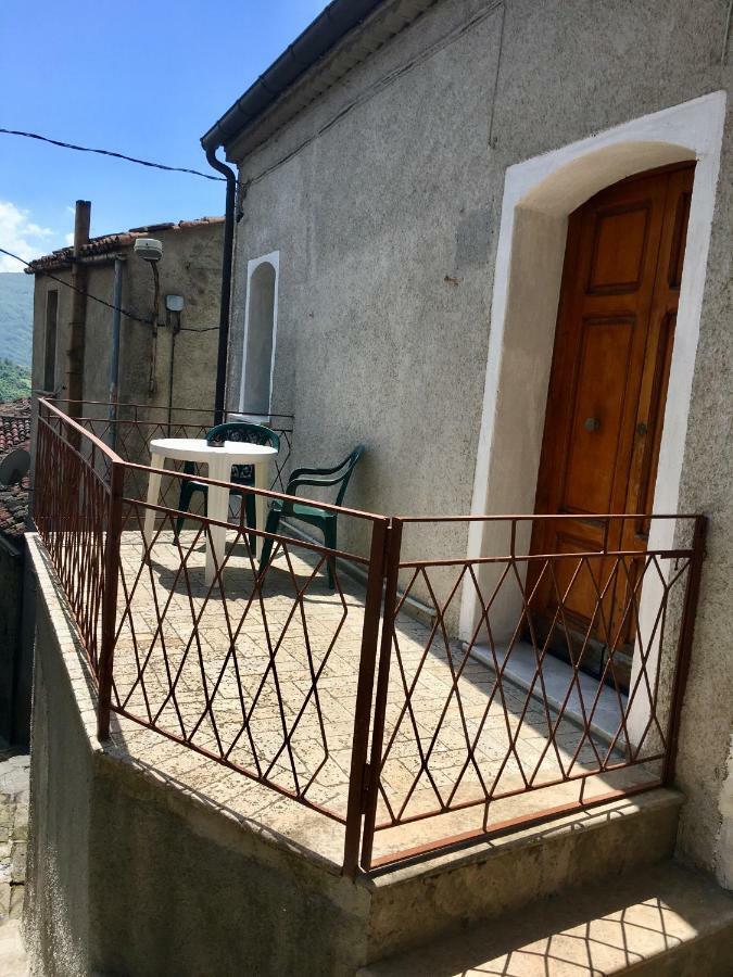 La Via Di Fuga Apartamento Pietrapertosa Exterior foto